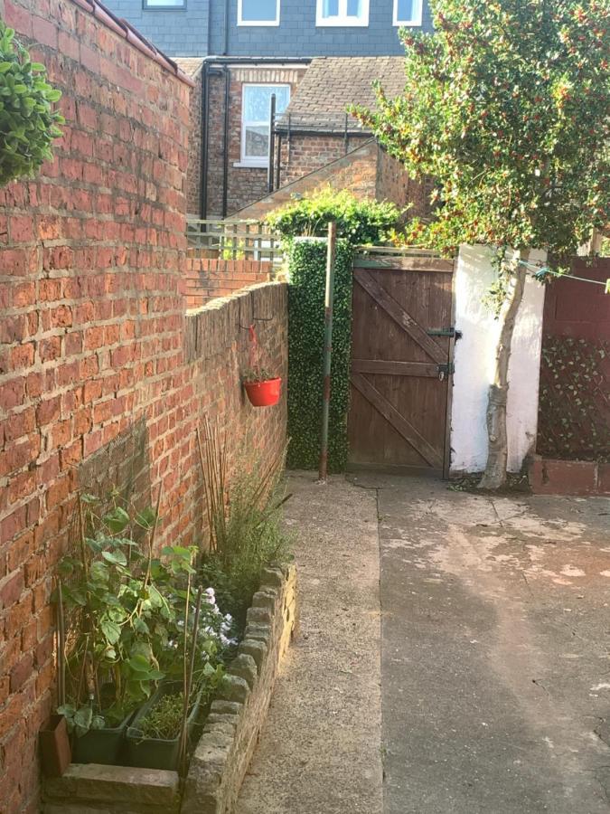 Lovely City Town House With Free Parking Sleeps 2 To 6 Guests York Eksteriør bilde