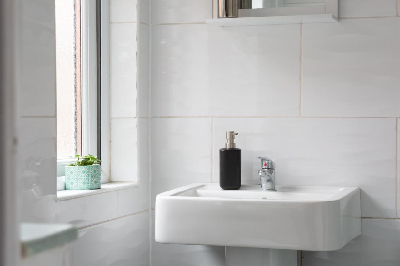 Lovely City Town House With Free Parking Sleeps 2 To 6 Guests York Eksteriør bilde