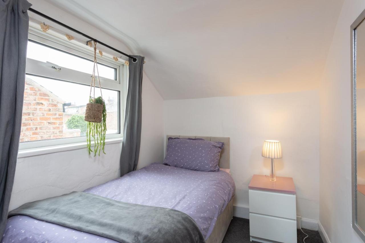 Lovely City Town House With Free Parking Sleeps 2 To 6 Guests York Eksteriør bilde